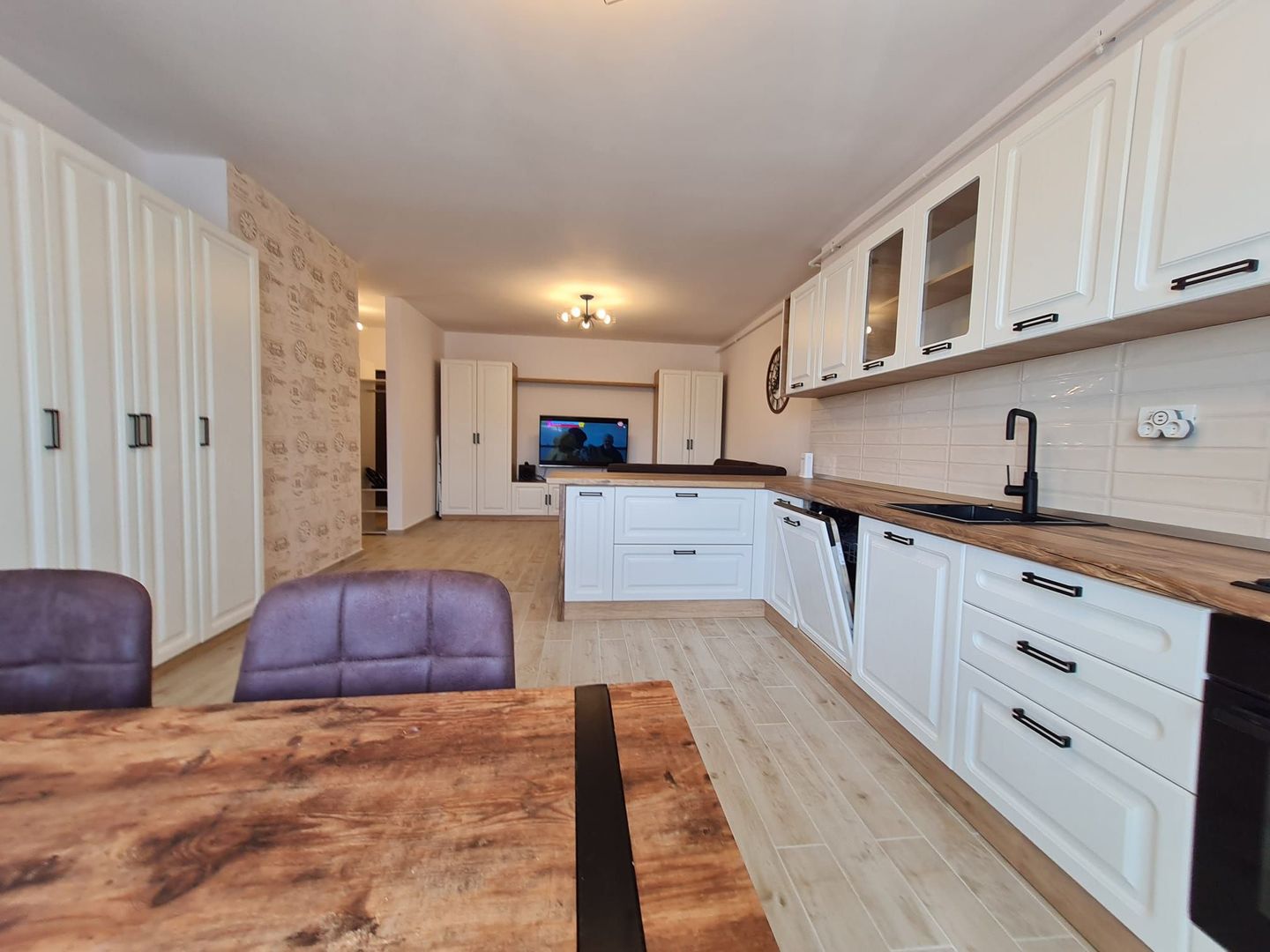 Lux la 5 minute de Iulius Town - Poză 3