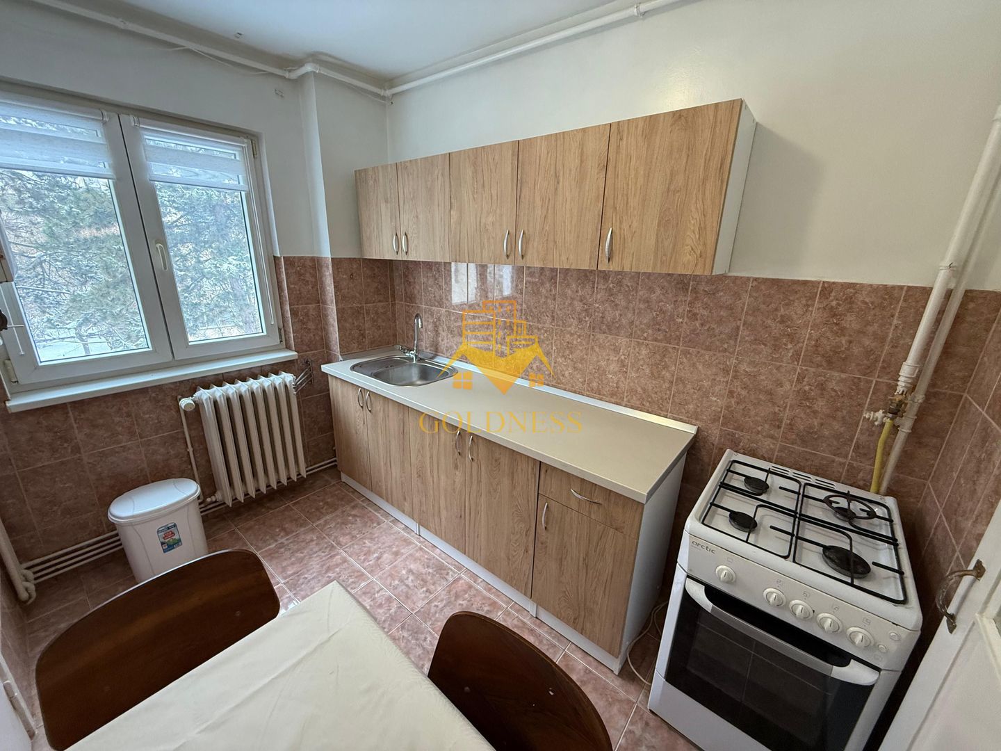 3 camere semidecomandate, balcon, Gheorgheni, Hotel Royal, P-ta Hermes - Poză 1