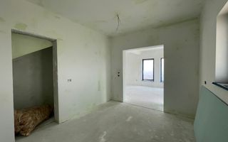 Casă individuală cu garaj-Moșnița Veche - Poză 4