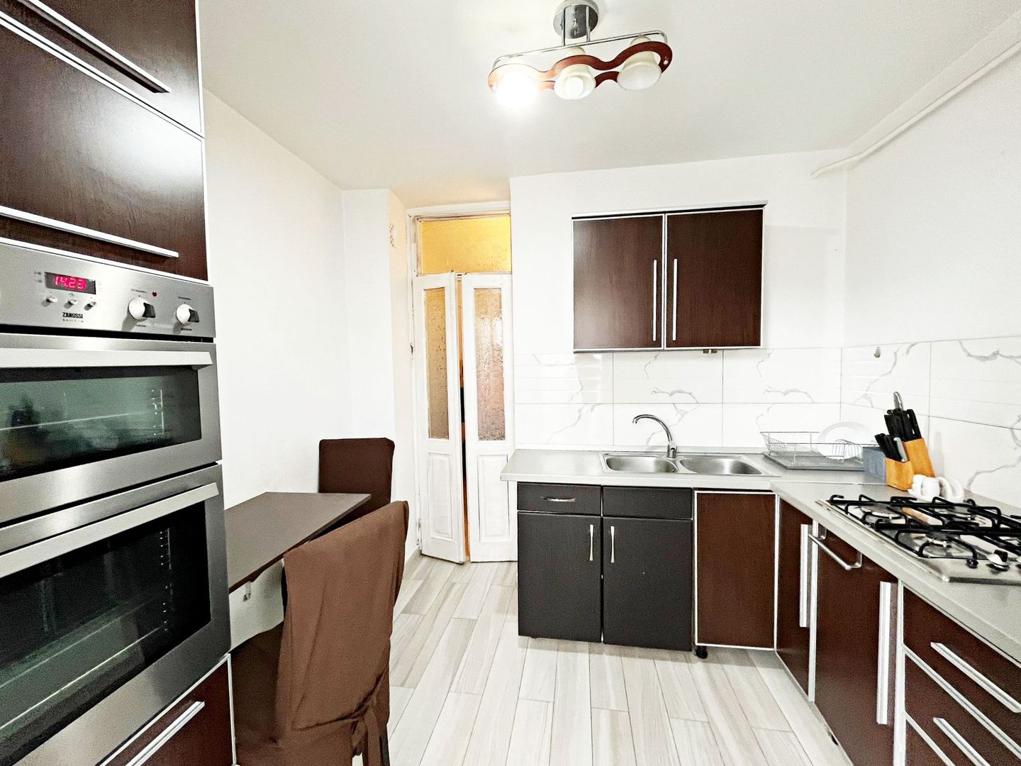 Apartament cu 3 camere la casa de inchiriat zona Decebal, Oradea - Poză 10