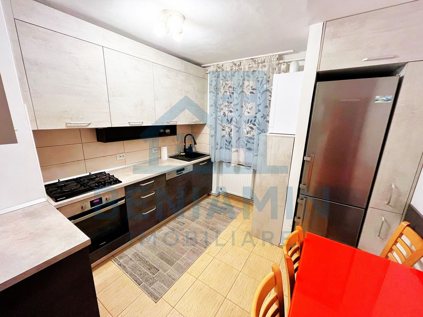 4 Camere-Etajul1-Centrala Termica-Mobilat-Utilat-Centrul Civic-Brasov - Poză 4