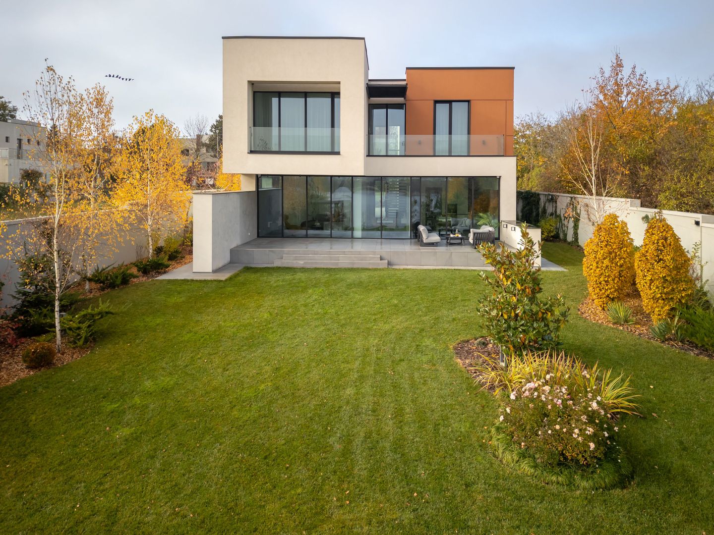 Smart-Home nZEB spectaculoasa Bucuresti Sector 1 cu deschidere lac -teren 2000mp - Poză 4