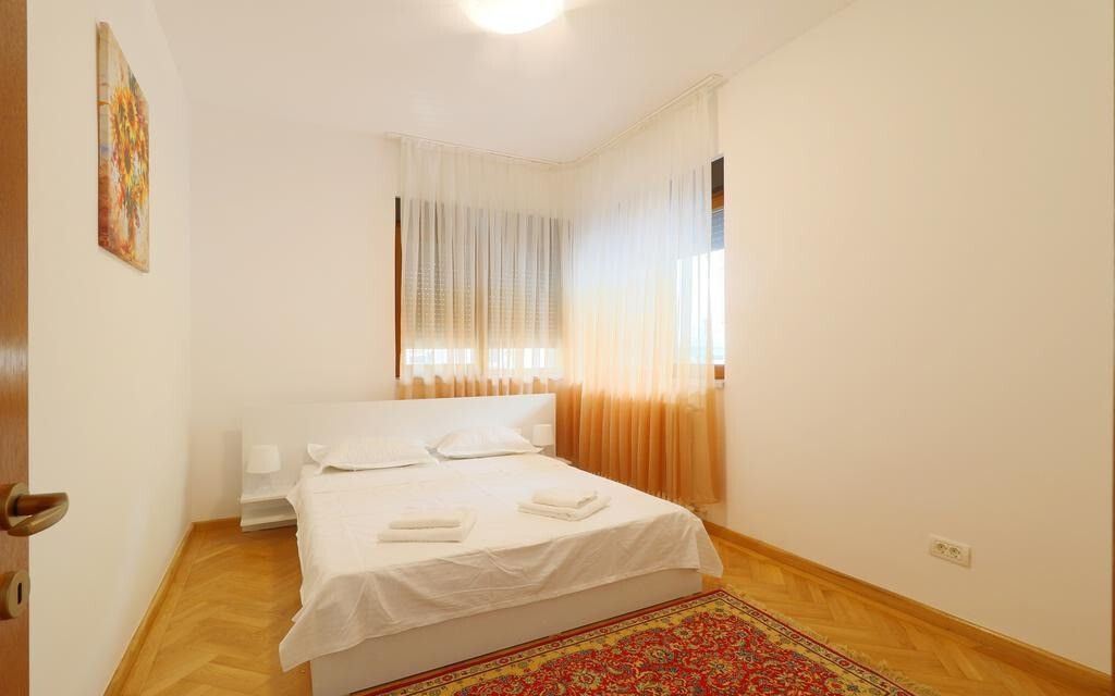 Apartament elegant cu doua camere, zona Victoriei - Poză 5