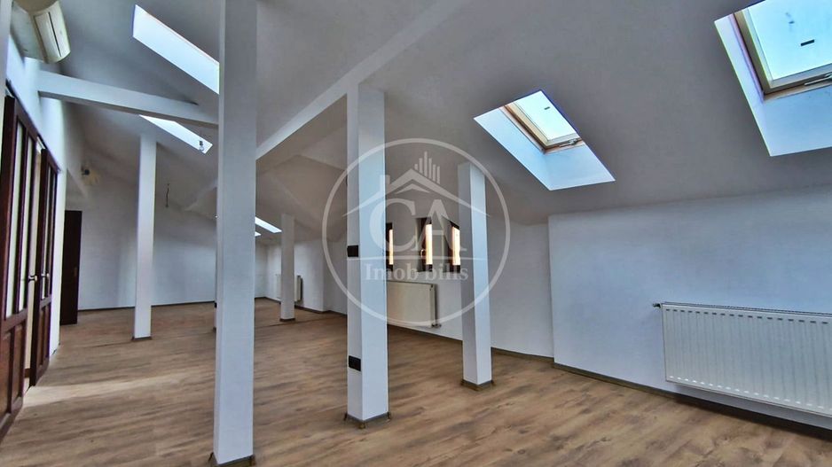 Casa de închiriat cu 6 camere în zona Centrala,  Oradea - Poză 1