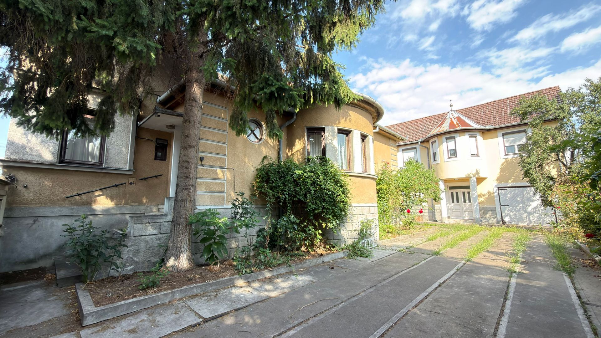 Oportunitate Inchiriere 2 Clădiri cu teren Zonă Centrală – Carei - Poză 1