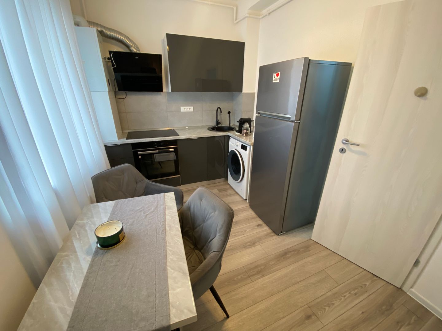 Garsonieră LUX POLITEHNICA MOBILATĂ ȘI UTILATĂ-BALCON-LOC DE PARCARE - Poză 8