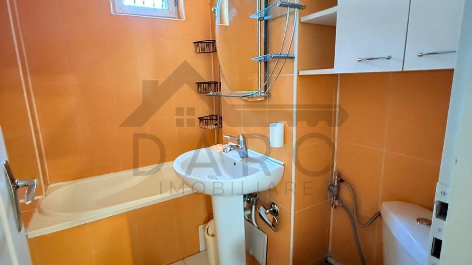 Închiriez apartament cu 2 camere in Tg Mureș, zonă centrală - Poză 8