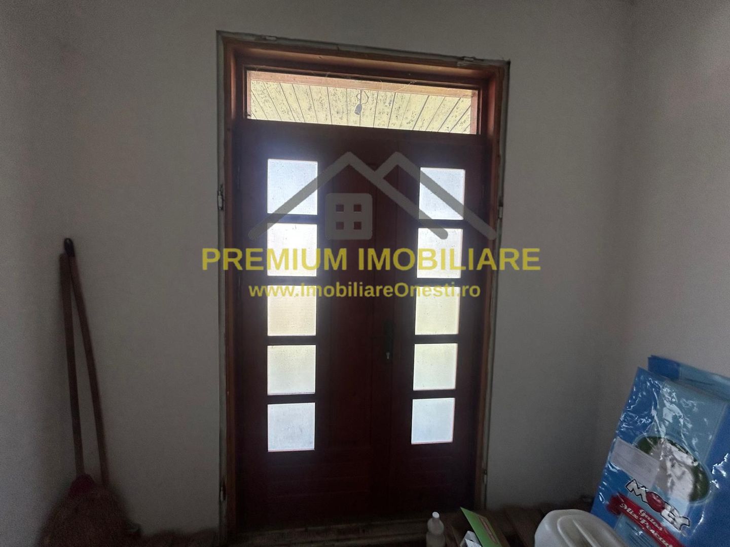 Casă de vânzare în centrul Oituzului, DN11 - Poză 7