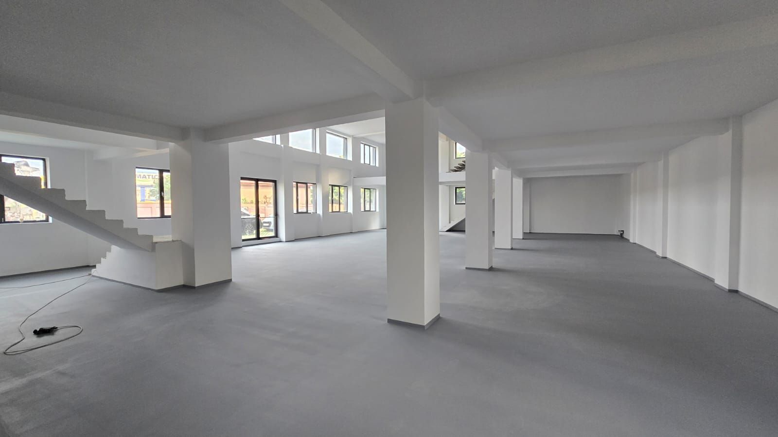 Spatiu comercial de inchiriat - Poză 2