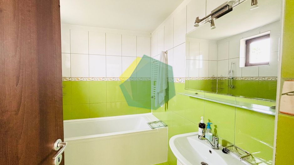 CASĂ CU 6 CAMERE ÎN COPĂCENI | 238 MP UTILI SI CURTE GENEROASĂ - Poză 9