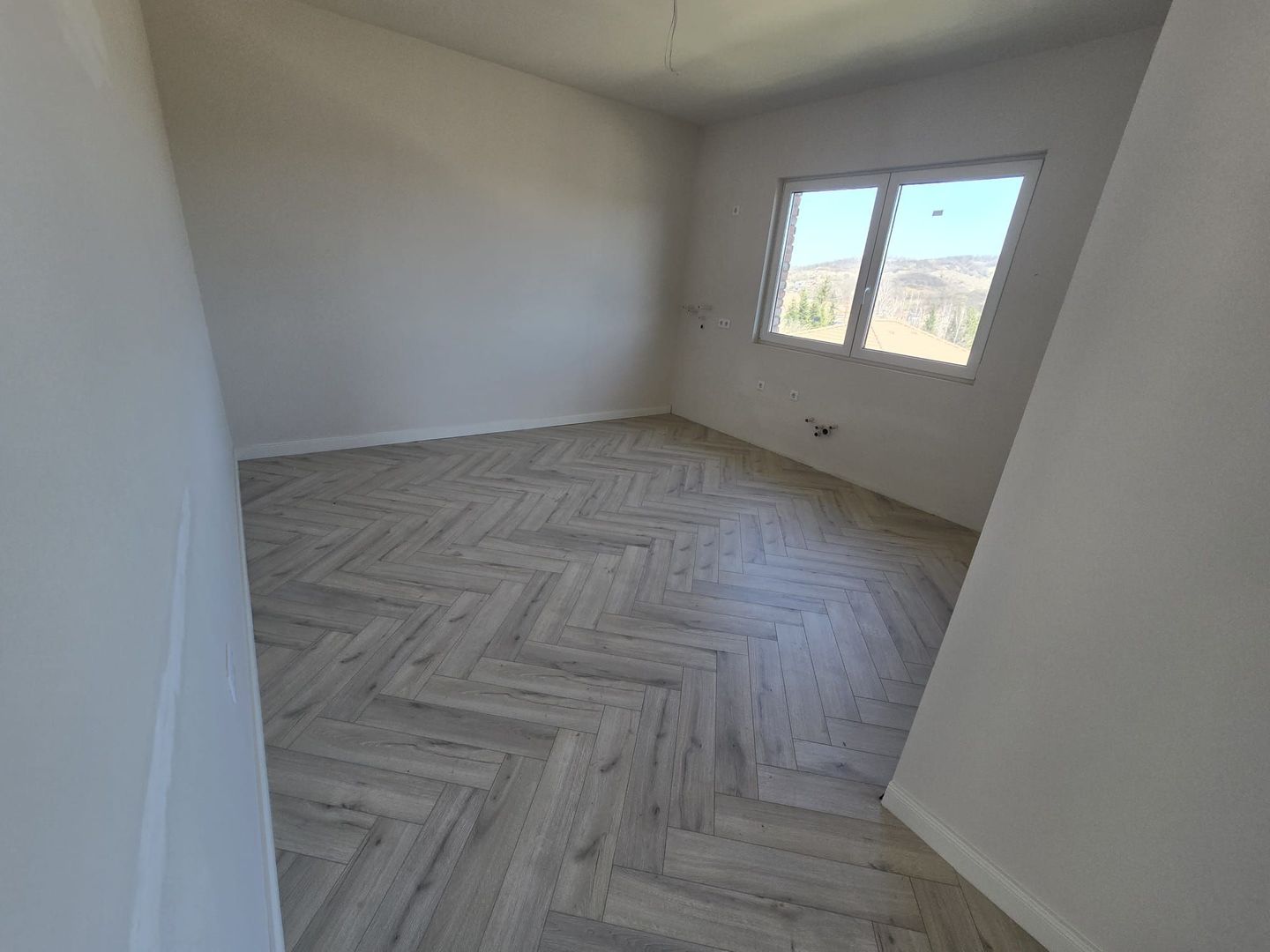 Casa la cheie 4 camere,garaj 60mp.,500mp teren,0%comision - Poză 6