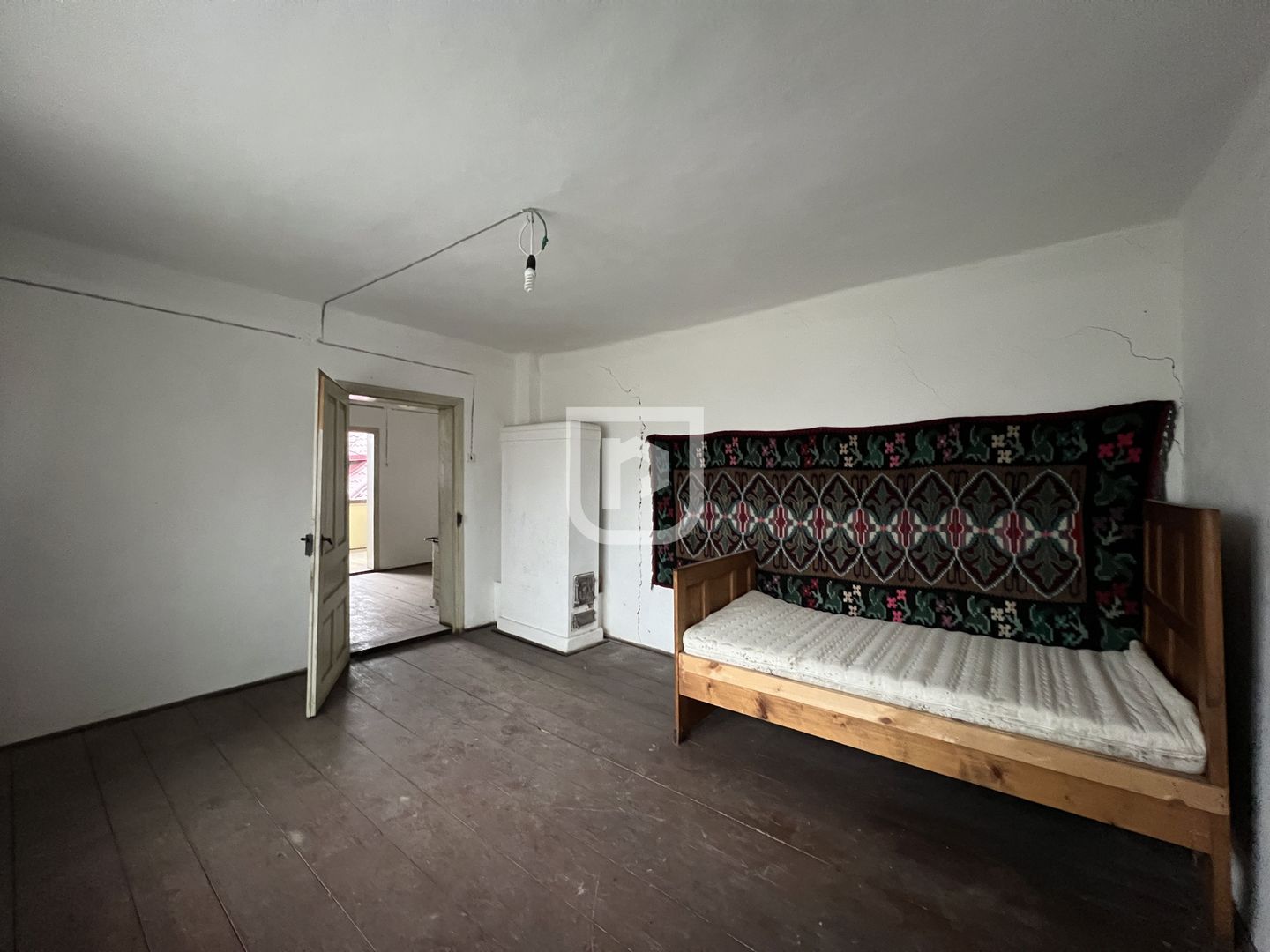 De vanzare casa, atelier fierarie, 4 anexe - 2507 mp in Manastirea Humorului - Poză 2