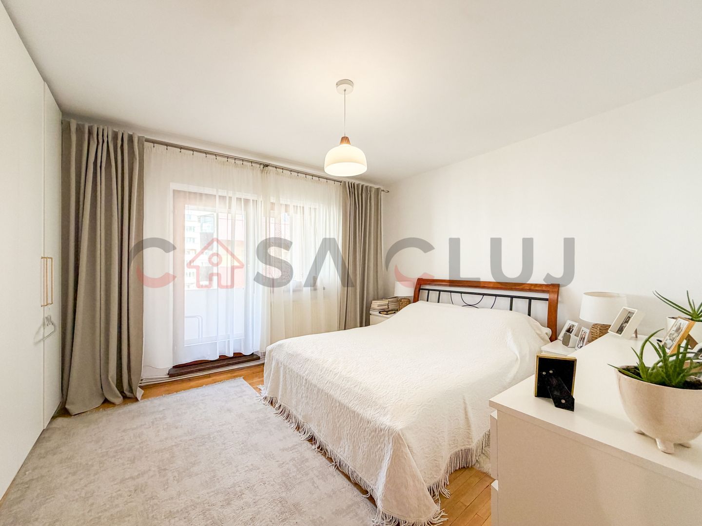 4 camere zona semicentrala, etaj intermediar, 100 mp utili! - Poză 5