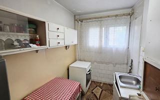 Garsonieră decomandată, etaj 2, balcon, bloc izolat – Astra, Str. Uranus - Poză 2