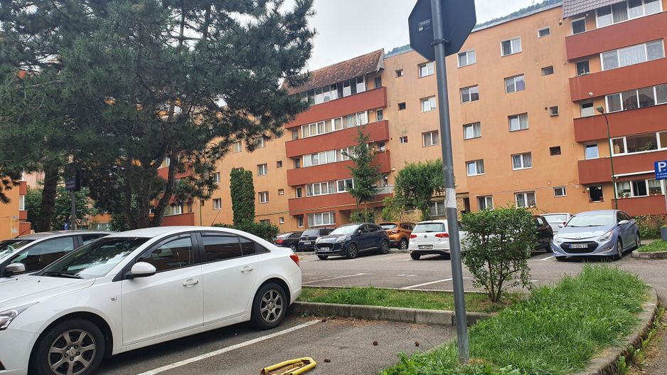 Comision zero.Racadau zona pietonal, 3 camere, 2 bai, parter inalt. - Poză 10