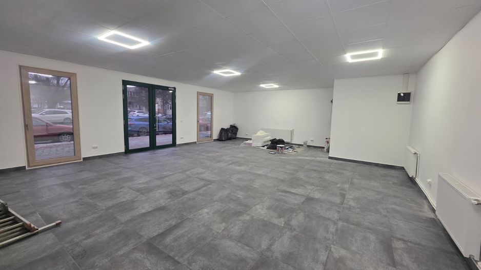 Spatiu Comercial de Inchiriat | Burdujeni, Suceava | Pret: 2.000€/luna - Poză 2