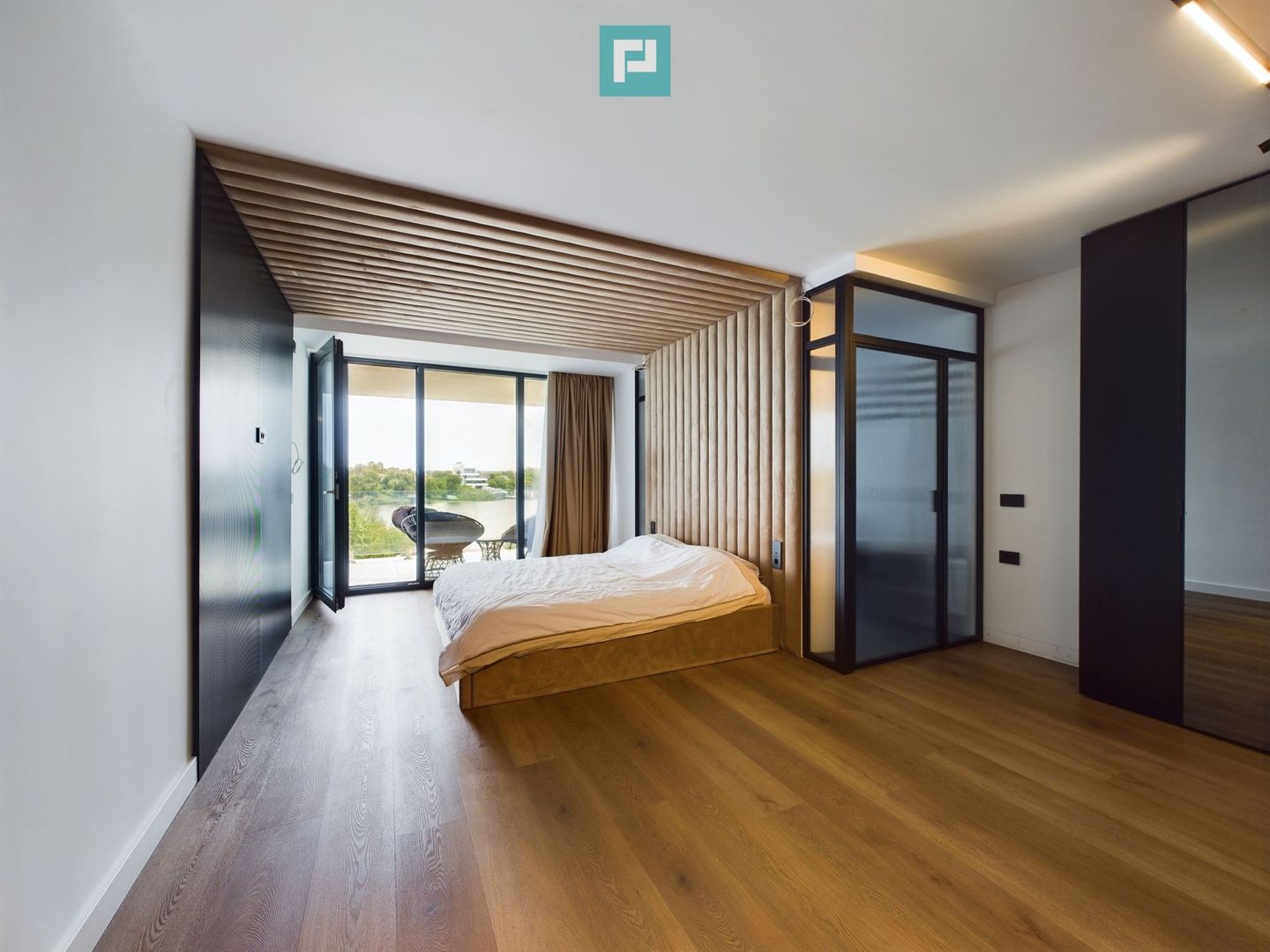 Vilă extravagantă pe Lacul Snagov - Poză 29