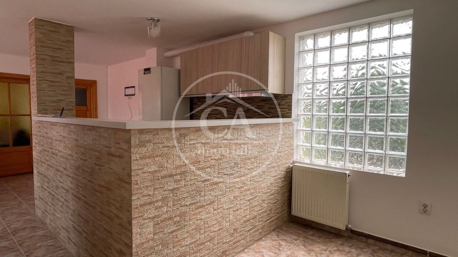 Casa de vânzare cu 8 camere de tip P+E+M in zona Rogerius, Oradea - Poză 14
