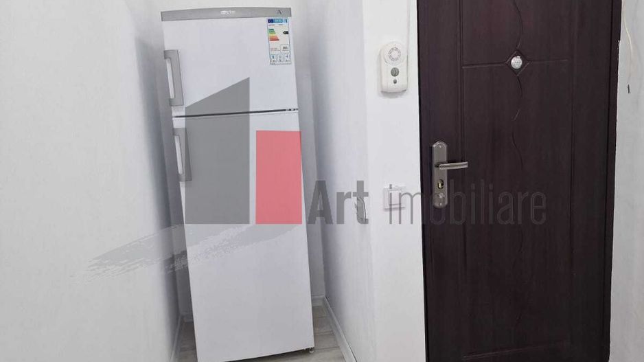 Inchiriez apartament  2 cam,metrou Eroii Revolutiei,complet renovat si utilat mo - Poză 6