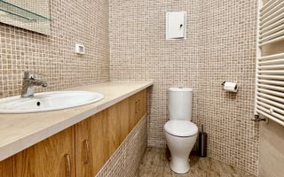 Spatiu birou in cladire istorica restaurata - Poză 16