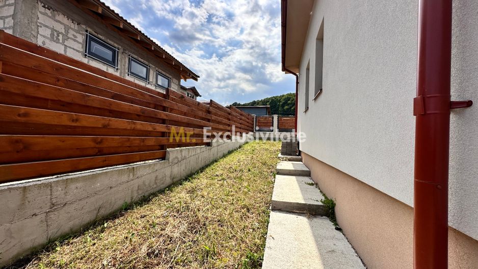 Casa individuala-4 dormitoare,225 mp utili,garaj-Chinteni - Poză 4