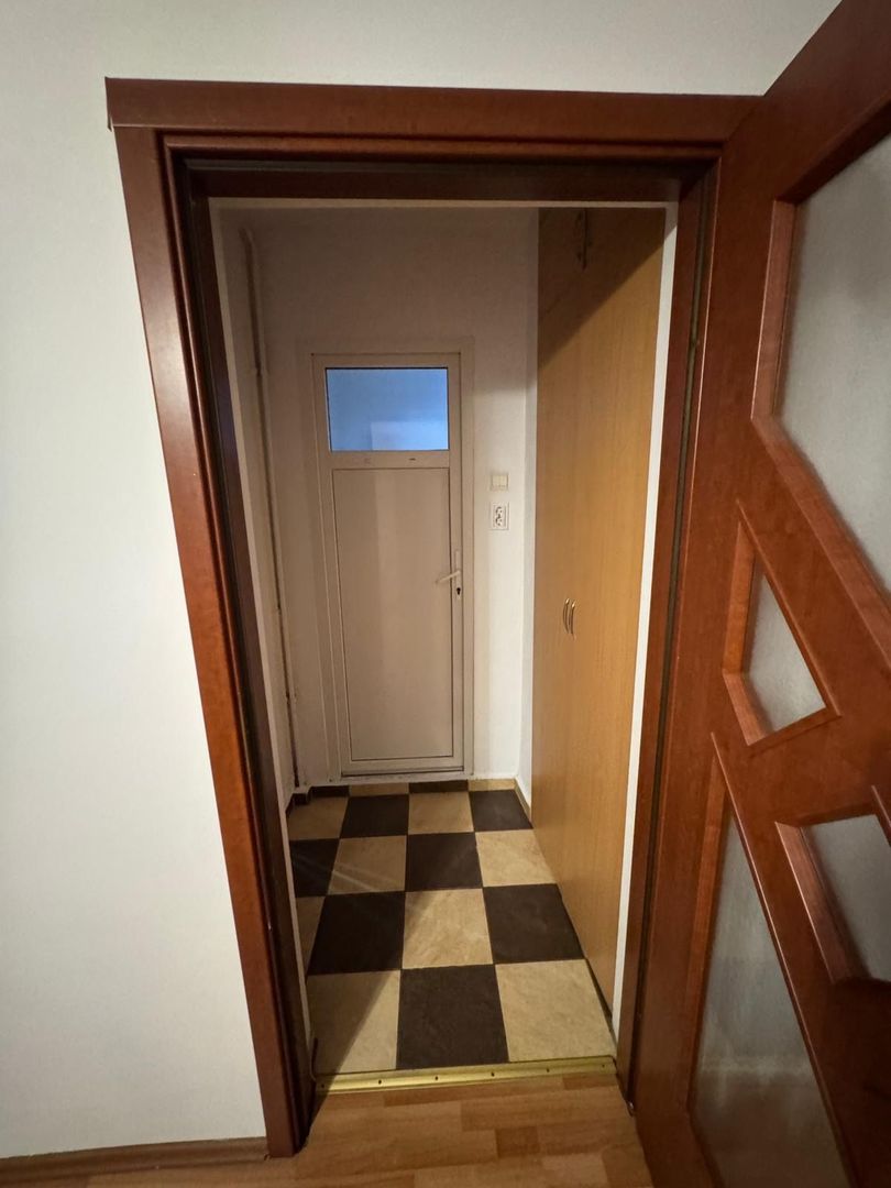 Apartament incapator cu trei camere, zona Iancuui - Poză 12