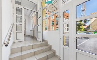 Imobil central cu destinație medicală, Arad - Poză 4