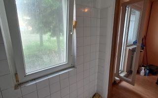 2 camere  Dacia parter cu balcon - Poză 11