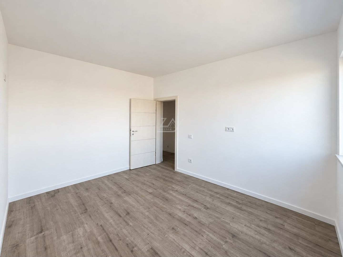 COMISION 0! Duplex finalizat cu 5 camere si 3 bai. Panouri solare. - Poză 14