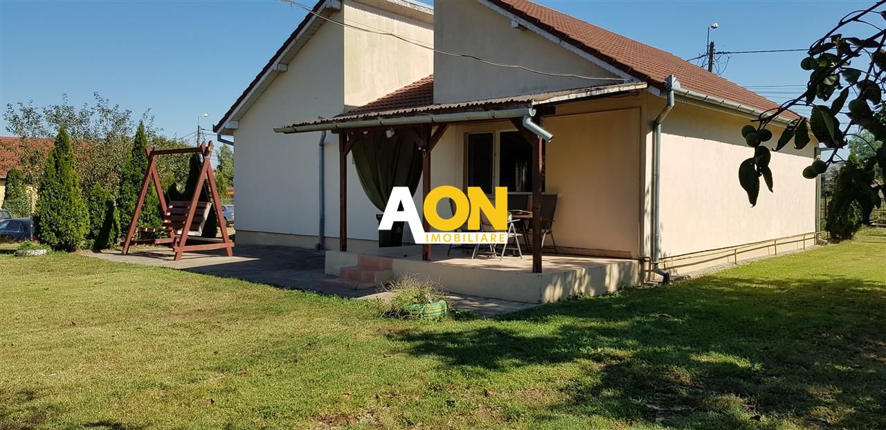 Casă de închiriat, 3 camere, cu terasă și garaj, Partoș - Poză 4