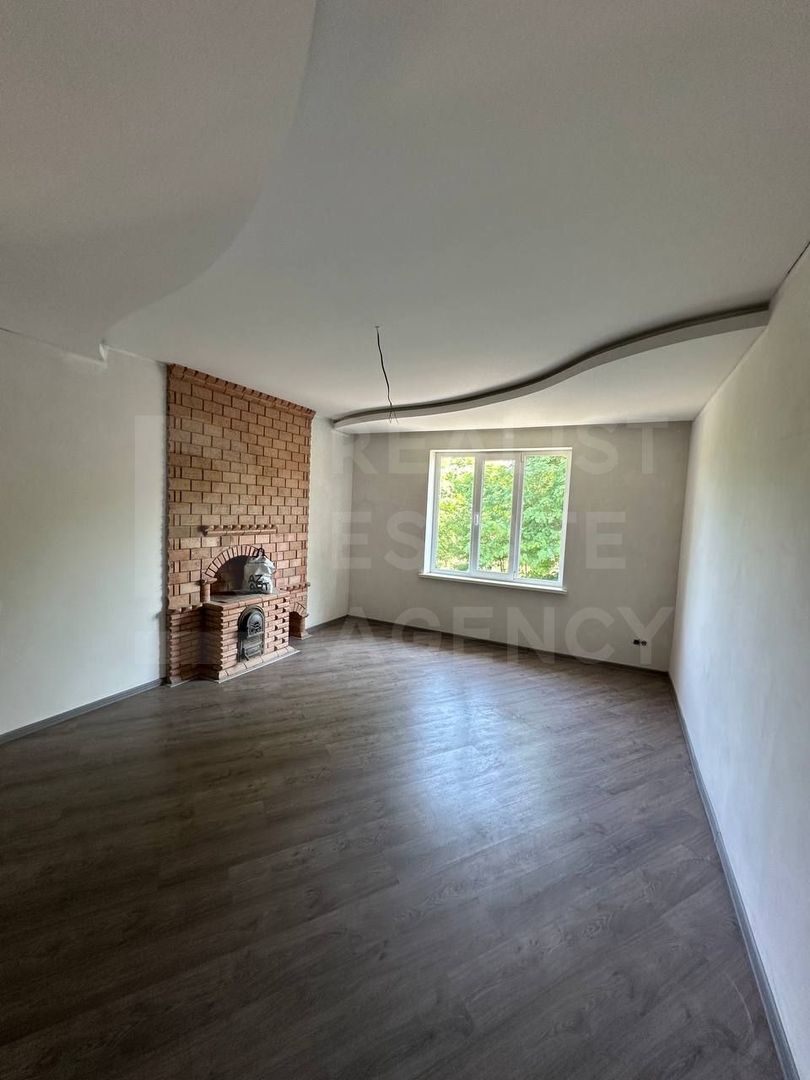 Vânzare 2 case pe un teritoriu, situată pe satul. Marandeni. - Poză 12