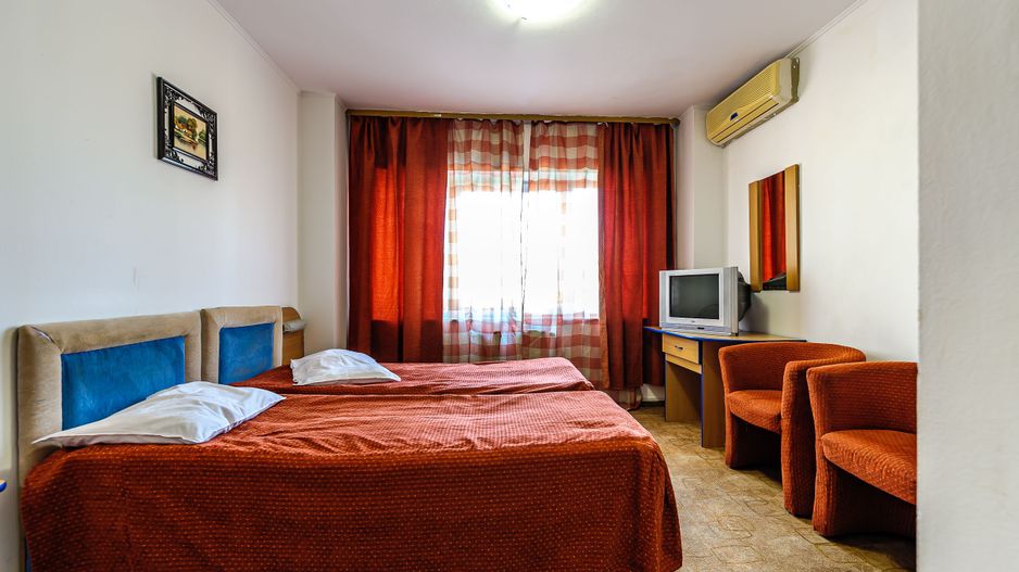 Hotel în Pârneava - Poză 4