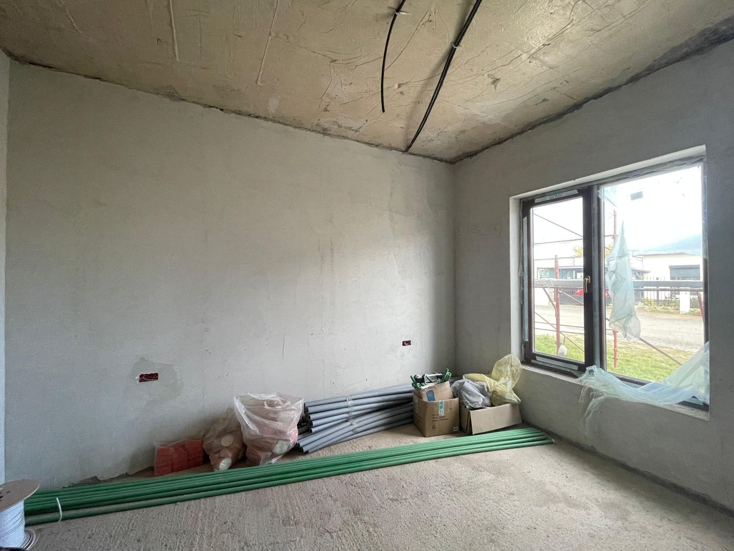 Duplex separat prin garaj si superpozitie - Poză 4