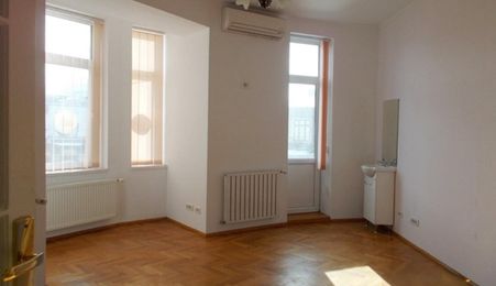 De închiriat: apartament 4 camere stradal- pretabil birou - Cotroceni