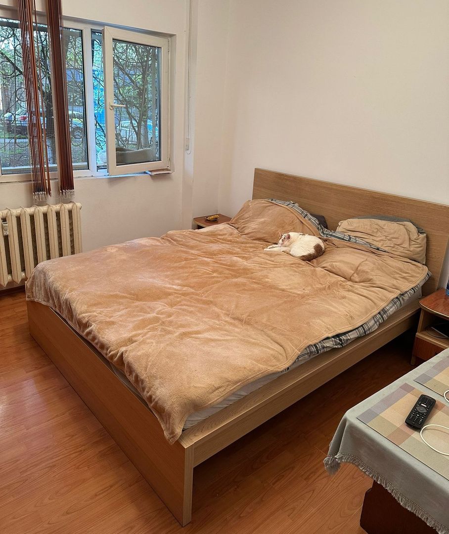 Apartament 3 camere, Decomandat. Bld. Al. Obregia, zona Vatra Dornei. - Poză 1