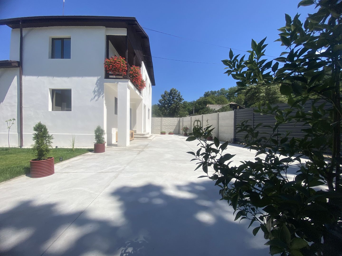 Gata de locuit! Vanzare casa cu 5 camere in Priboiu, com.Branesti - Poză 6