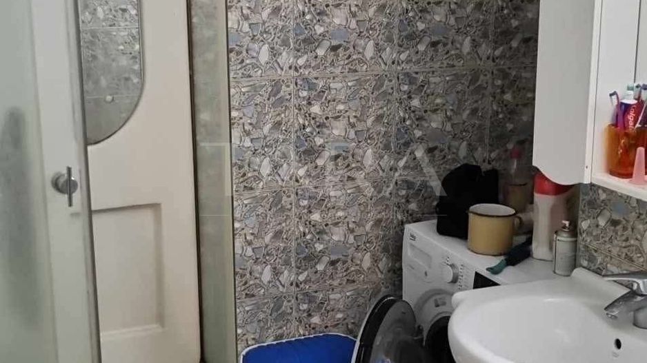 Apartament cu 3 camere Zona Gruia - Poză 6