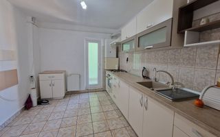 Apartament 4 camere decomandate | 2 bai | 2 balcoane | 75 mp | Cetate - Poză 3