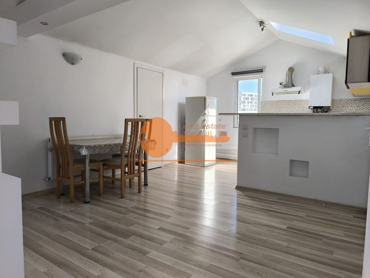 Apartament 2 camere | Mansardă | Parcare | Damaroaia - Poză 2