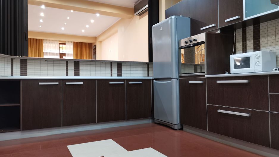 Vila str Garlei cu garaj dublu - Poză 5