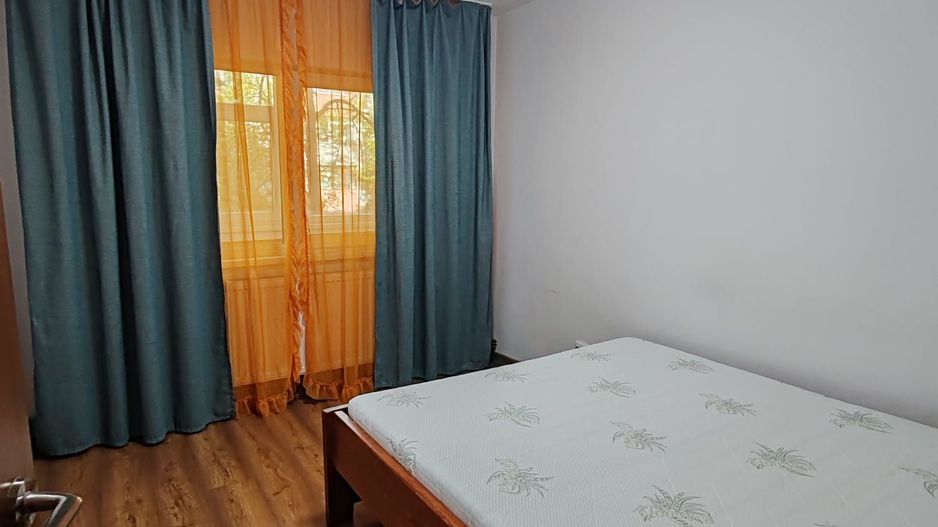Apartament 3 camere decomandat etajul 1 65mp 500euro Nicolina 2 - Poză 8