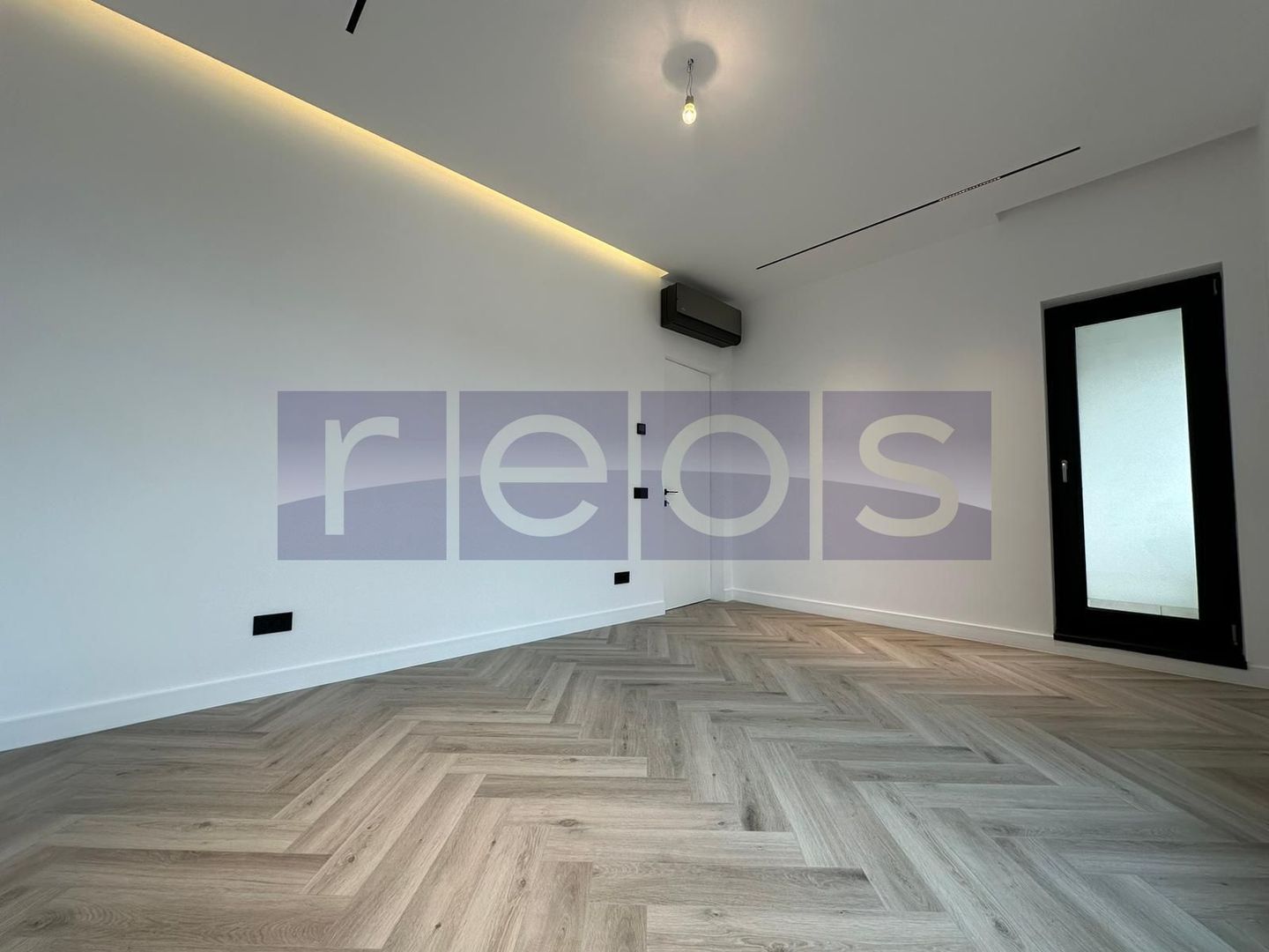 VILA INDIVIDUALA | 300 MP | TUNARI - Poză 4