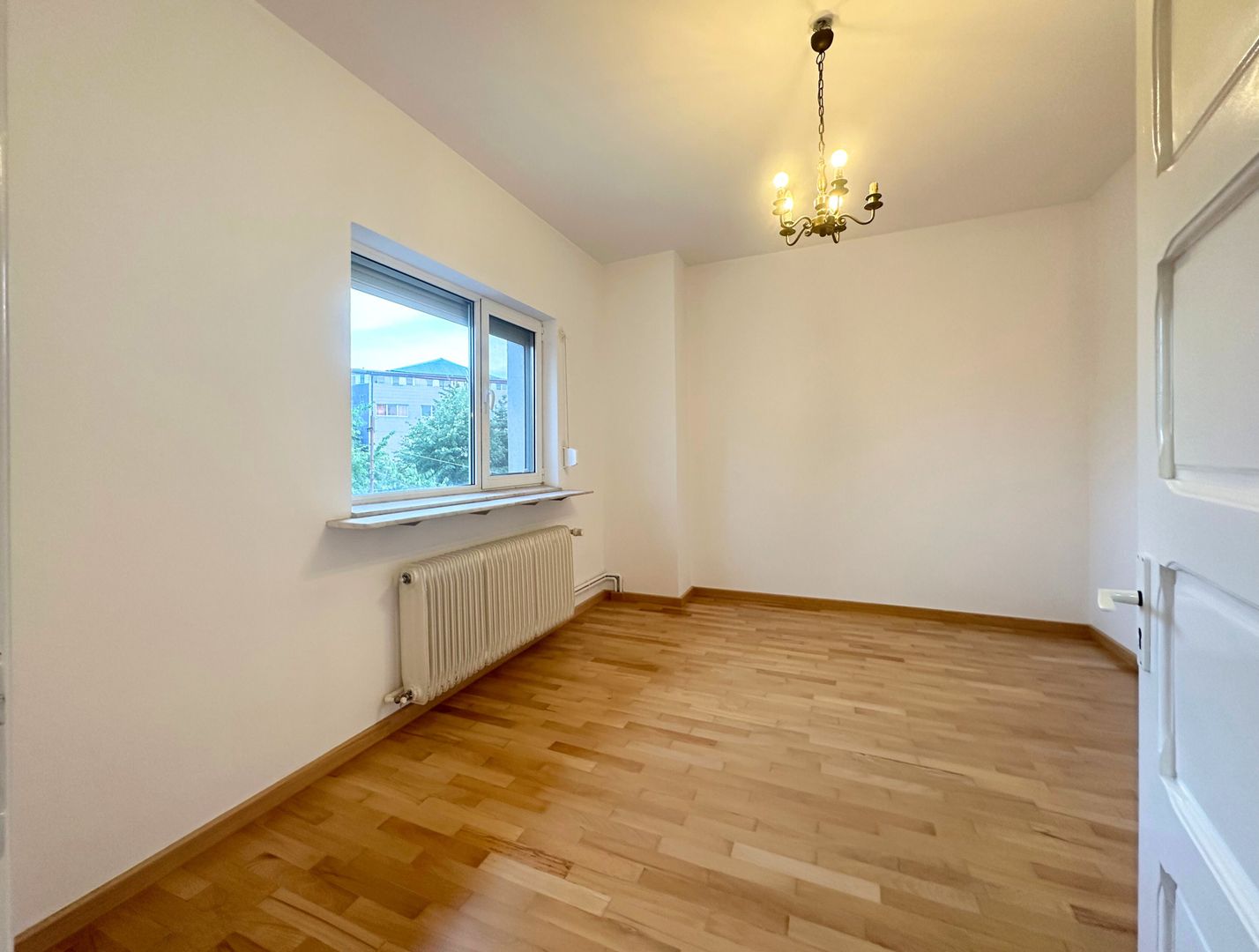 Oferim spre închiriere o proprietate de excepție zona Sisesti - Poză 33