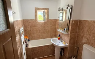 Inchiriem apartament cu 2 camere in Mazepa 2, et.3, pret 2000 de lei. - Poză 16