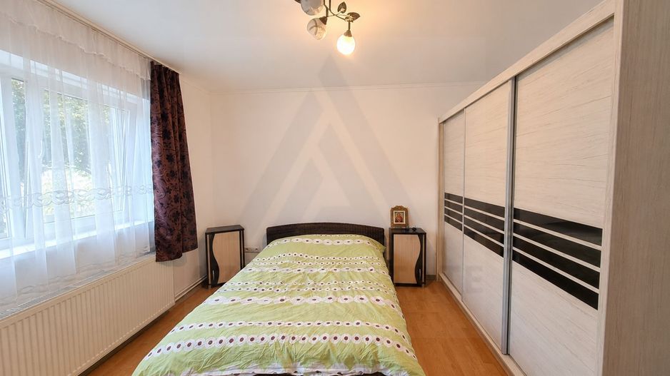 Casă cu 2 apartamente 5 camere 140 mp utili curte 289 mp in Turnișor - Poză 3