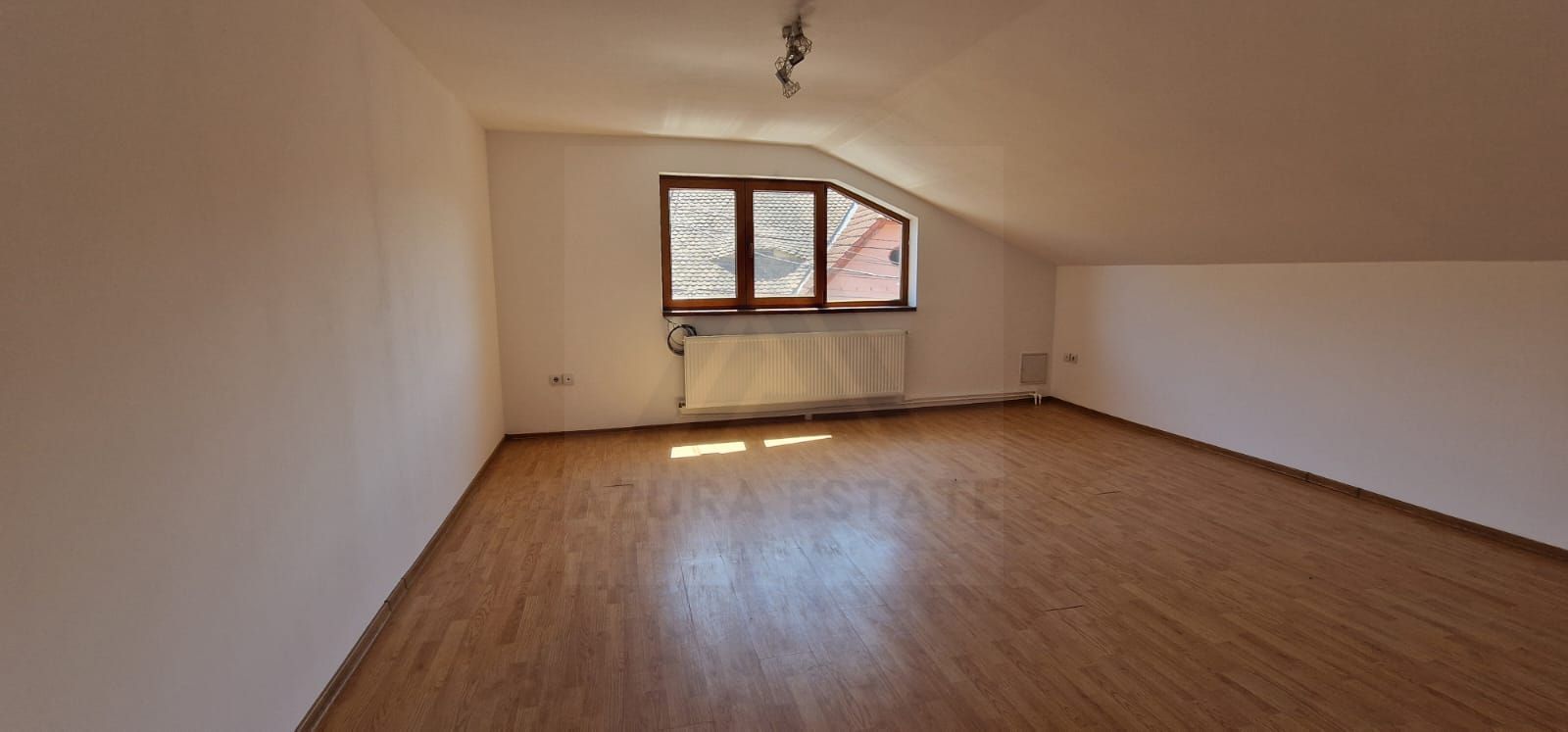 Casa P+1+M cu 5 camere teren 486 mp garaj si filigorie in Trei Stejari - Poză 9