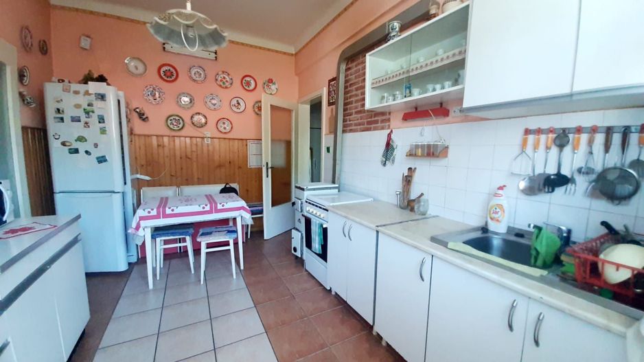 Apartament cu 3 camere si garaj in zona centrală - Poză 17