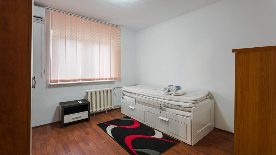 4 camere cu boiler, 13 Septembrie - Poză 5