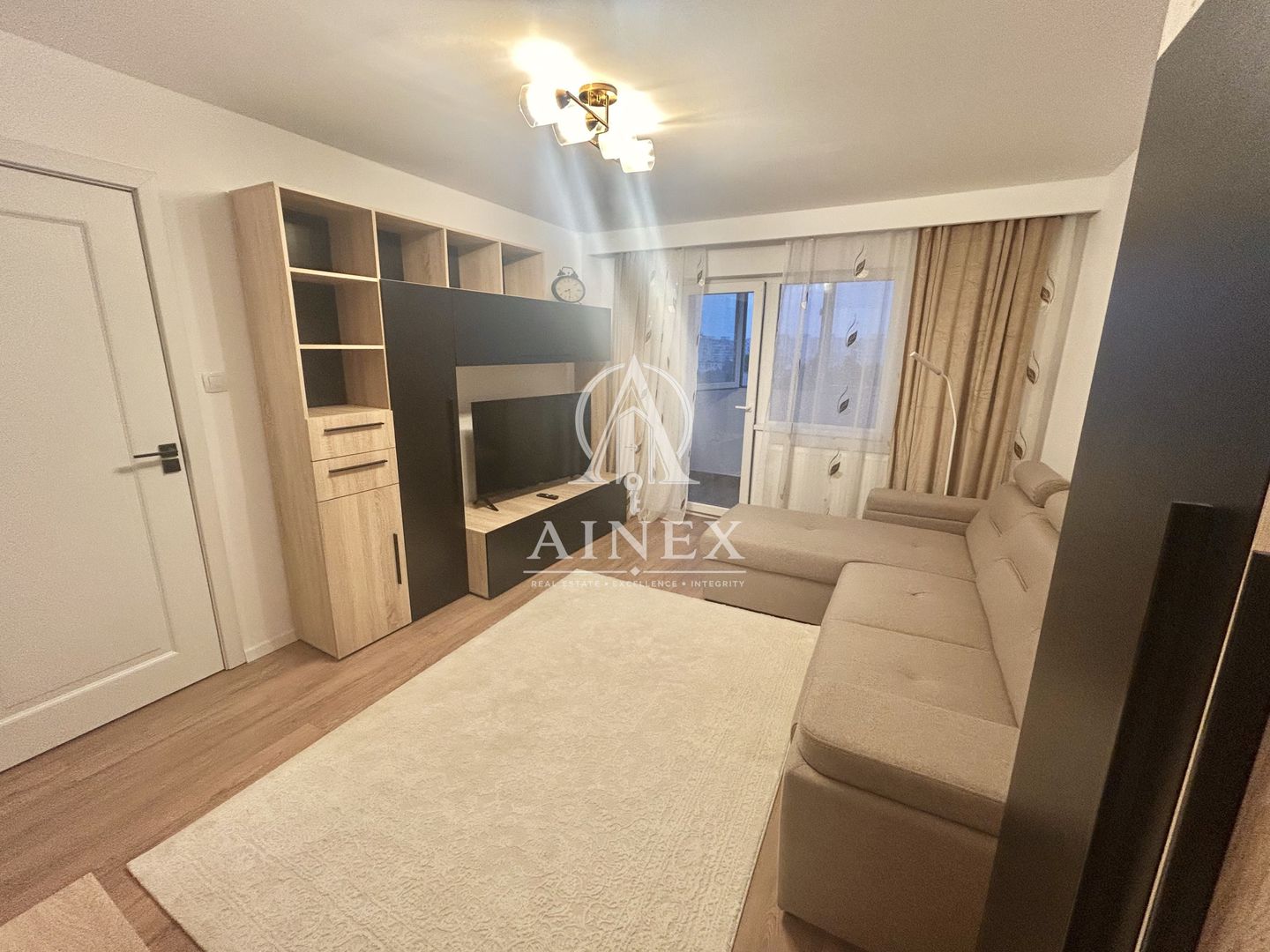 OCAZIE Apartament 3 CAMERE Zona Gheorghe Lazar - Poză 1
