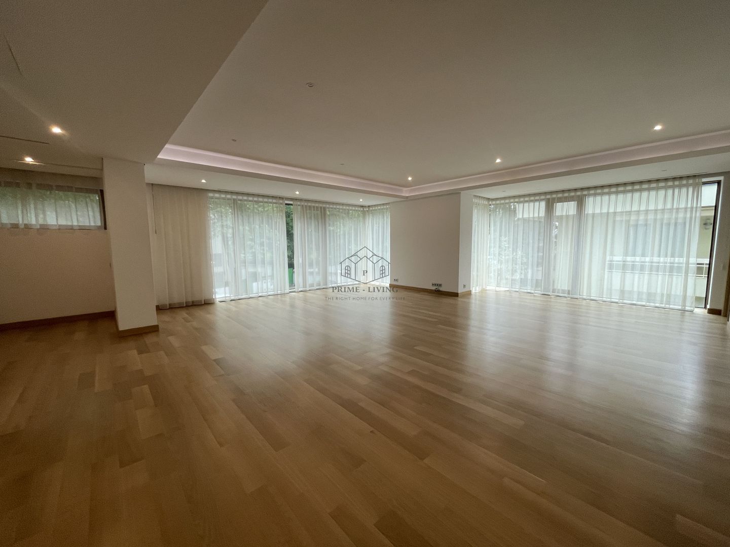 APARTAMENT LUX CU 3 CAMERE, SPATIOS, LA INCHIRIERE IN ZONA PRIMAVERII - Poză 1